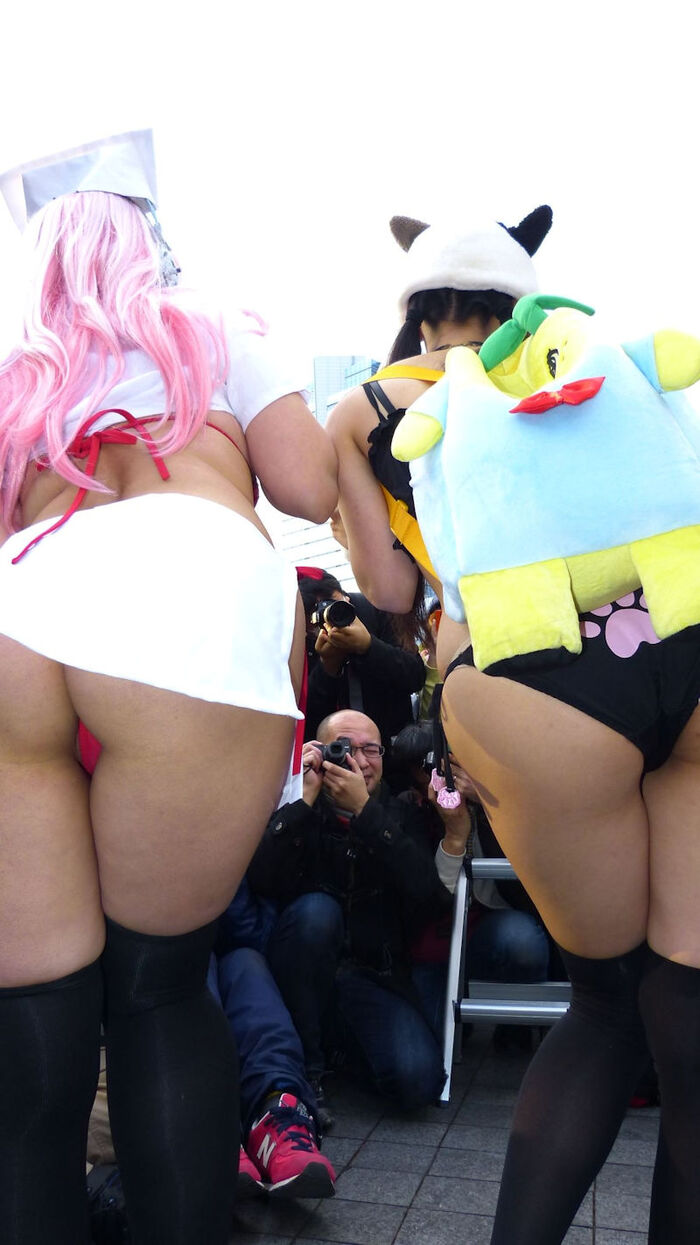 Comiket's big ass cosplayer image with a prominent buttocks 6th image