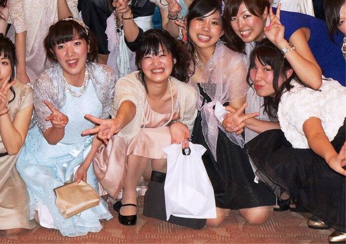 I'm sure everyone is smiling and having fun w panchira, but wwwwwwwwwwwwwww 10th image