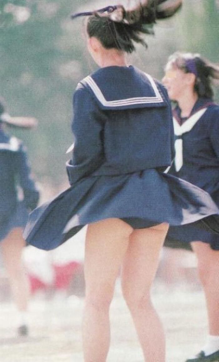 Burtila image! JK that takes measures against panchira with peace of mind even if the skirt is turned up 17th image