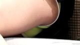 [eros1087 sitting panchira] A video of a sitting panchira that shows the roundness of the buttocks and the beauty of the thighs in full view of what is probably shorts in light yellow color