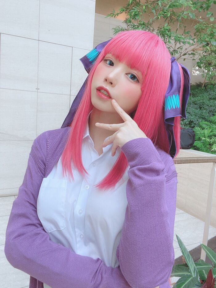 【Image】Enako and Kizuna Ai's belly button cosplay looks good 12th image