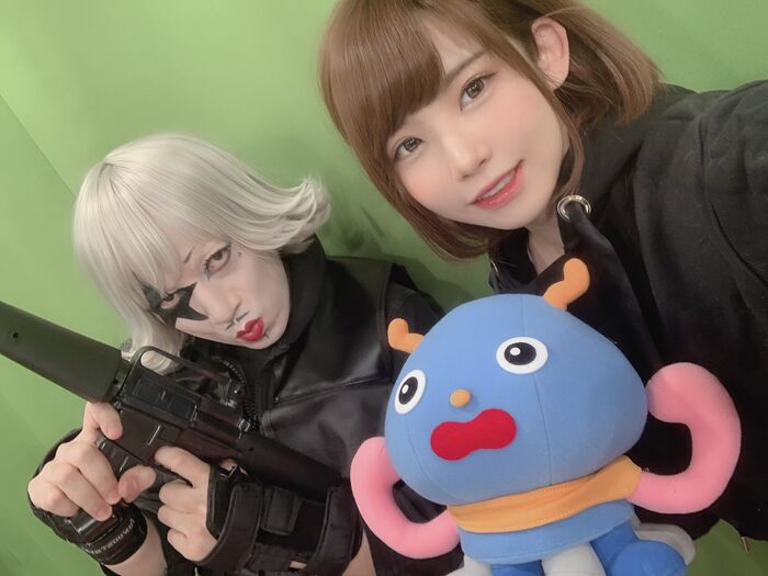 【Image】Enako and Kizuna Ai's belly button cosplay looks good 20th image