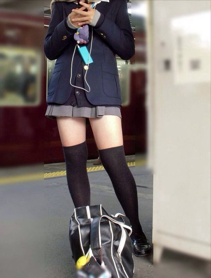 This high school student's thighs are not perverted wwww 5th image