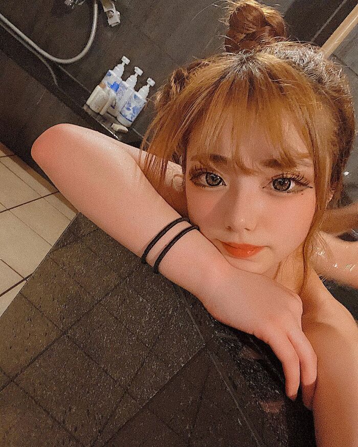 - Eroticization is accelerating that you can see the bathing figure on Instagram 10th image