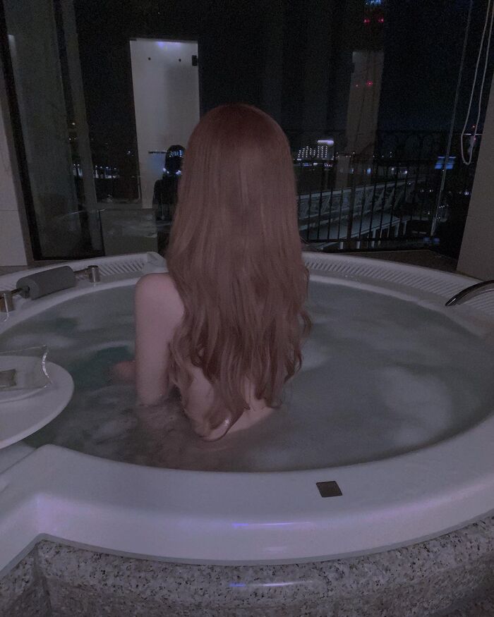 - Eroticization is accelerating that you can see the bathing figure on Instagram 4th image