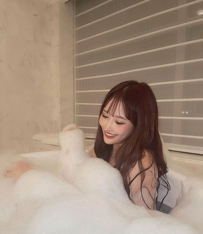 I'm too desperate to expose myself to the place where I'm taking a bath on Instagram and increase my followers ~ 7th image