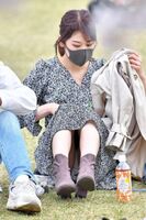 素人が油断してパンチラ満開でございます～q