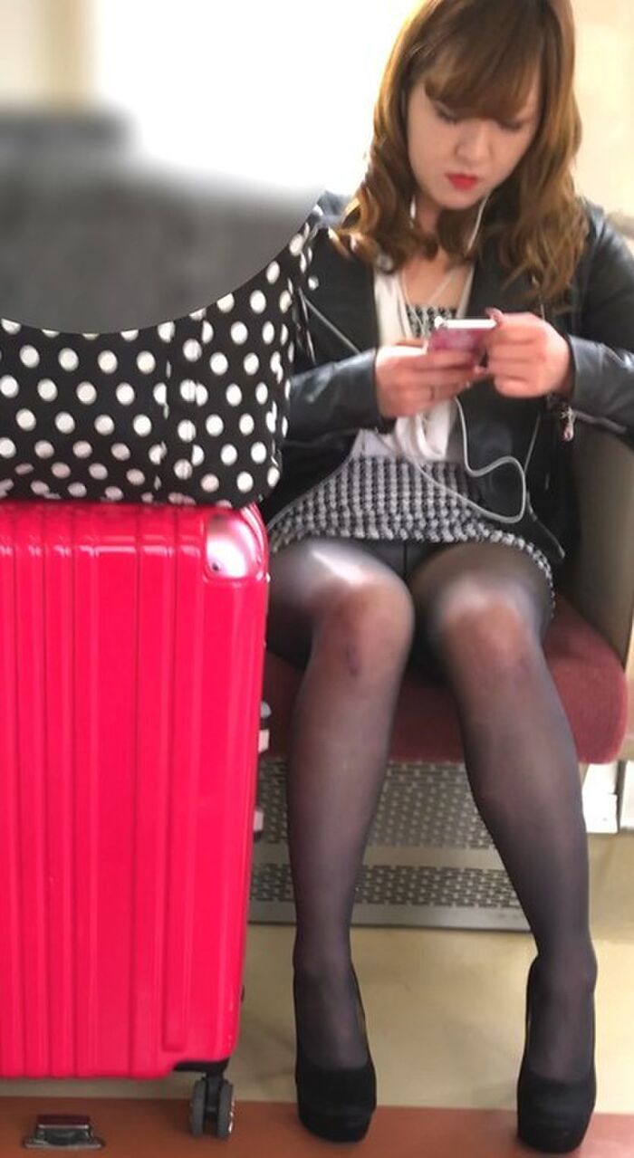 【Panty Shot on the Train】The Story of Panty Shot on the Train 2th image