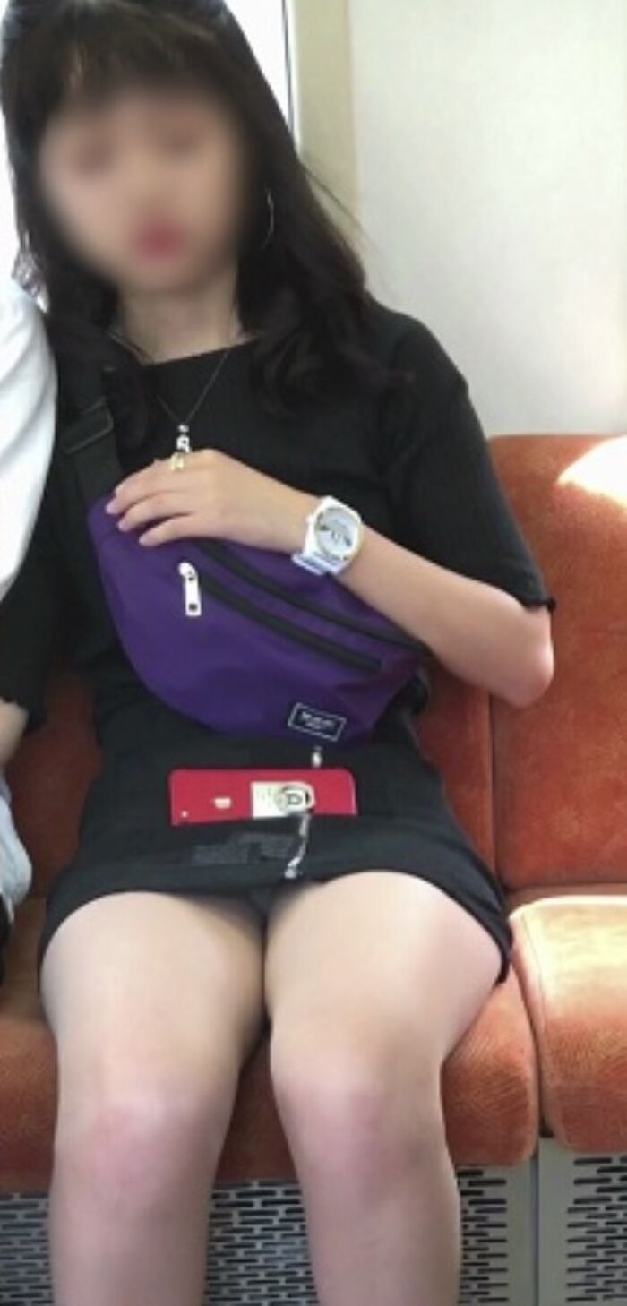 【Panty Shot on the Train】The Story of Panty Shot on the Train 8th image
