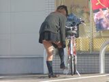 Is this more important than panchira ...? If a high school student fixes his socks on the side of the road, there is a high probability that he will panchira www