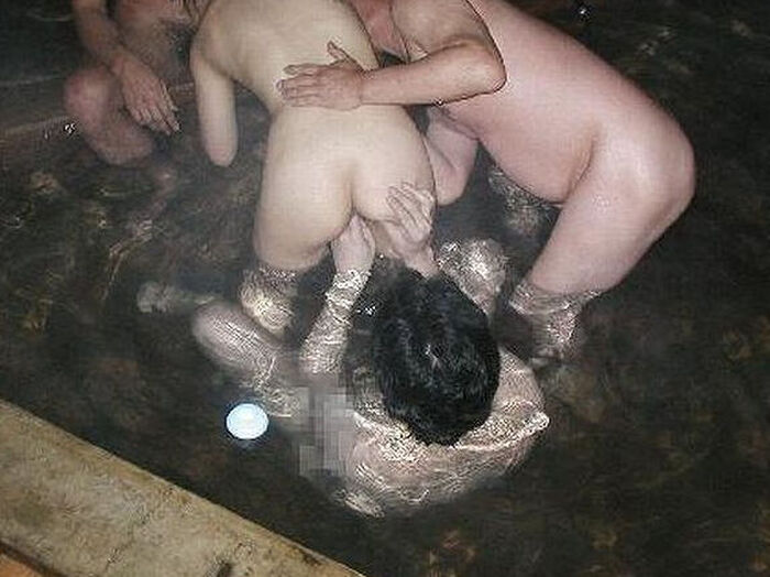温泉セックス不可避な露天風呂（混浴あり）のエロ画像 43th image