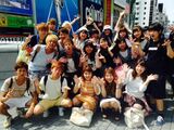 【Group photo】Waiting for the train is better than playing games on your smartphone www Let's look for panchira in the group photo of Ria Mitsuru www