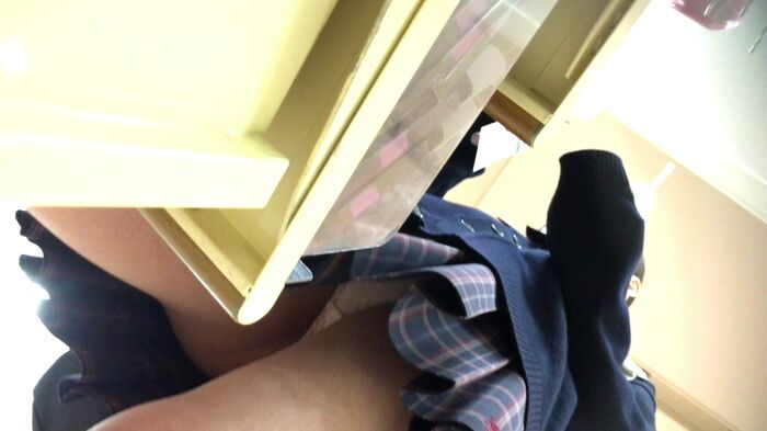 [upskirt376 upside-down shooting JK] On the eyebrows that will be taken with a light pink P 7th image