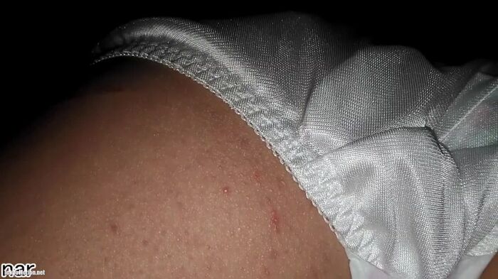 [EROS692 Train Chikan] A video of JK's fierce expression rolling up an excellent skirt and touching a white P with a napkin 13th image