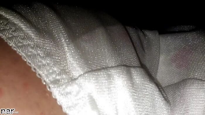[EROS692 Train Chikan] A video of JK's fierce expression rolling up an excellent skirt and touching a white P with a napkin 16th image