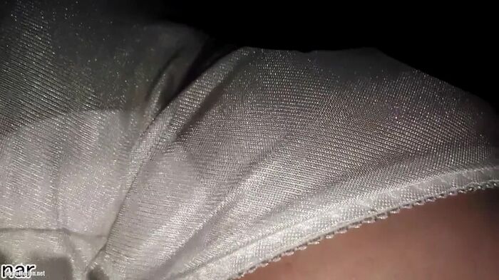 [EROS692 Train Chikan] A video of JK's fierce expression rolling up an excellent skirt and touching a white P with a napkin 32th image