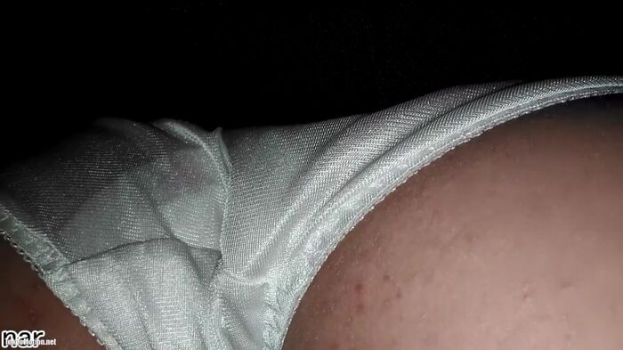 [EROS692 Train Chikan] A video of JK's fierce expression rolling up an excellent skirt and touching a white P with a napkin 38th image