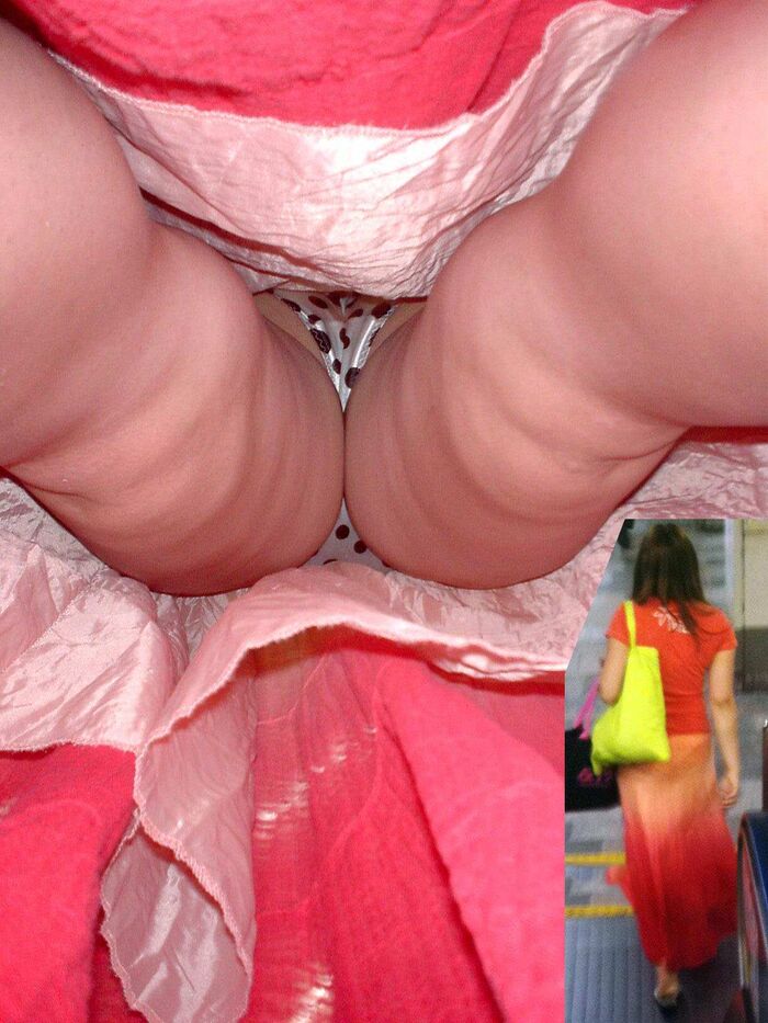 A high-quality upside-down panchira that shows the flesh of the ass and the wrinkles of the pants is shiko w 8th image