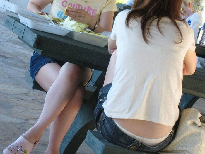 [*Panty shot*] Hoho ~, I'm wearing pants like this now 2th image