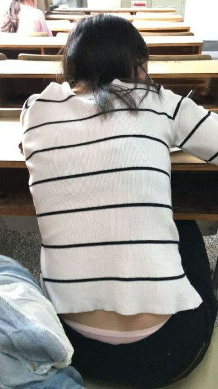 [*Panty shot*] Hoho ~, I'm wearing pants like this now 8th image