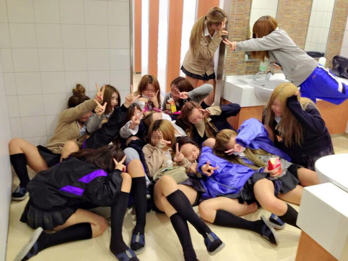 - Full of chest chillers and panchira gaps! It's really fun to take a group snapshot of Ria Mitsuru wwwww 4th image