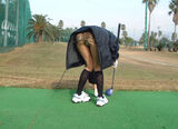 T-back bending panchira is an erotic image that allows you to see up to the buttocks