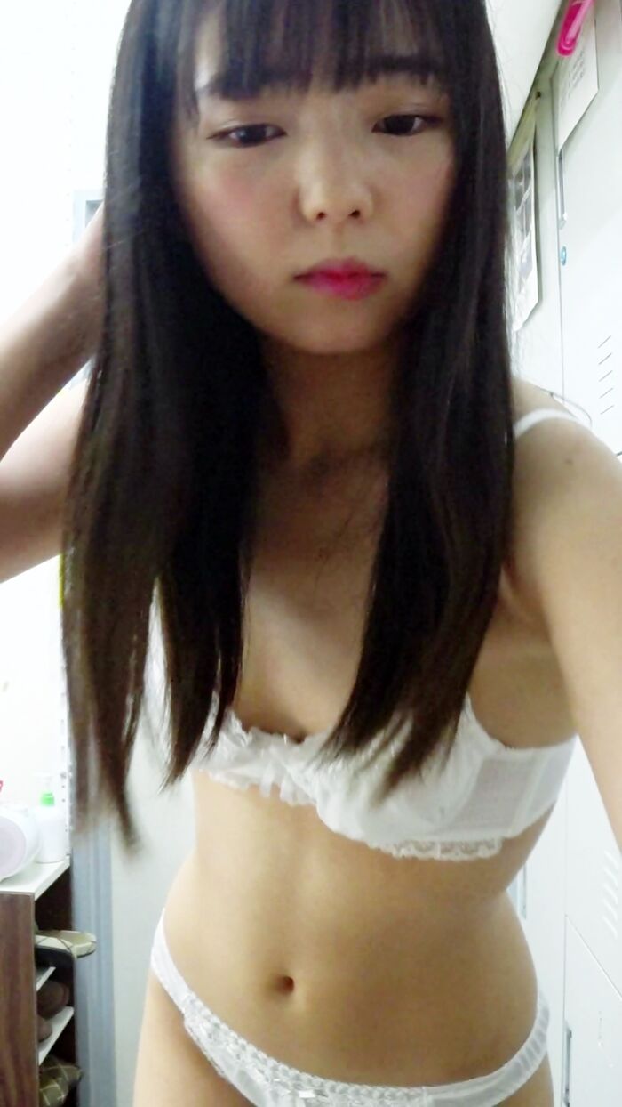 It is a topic that SNS j girls have finally come to the era of exposing their underwear in exchange for likes w 3th image