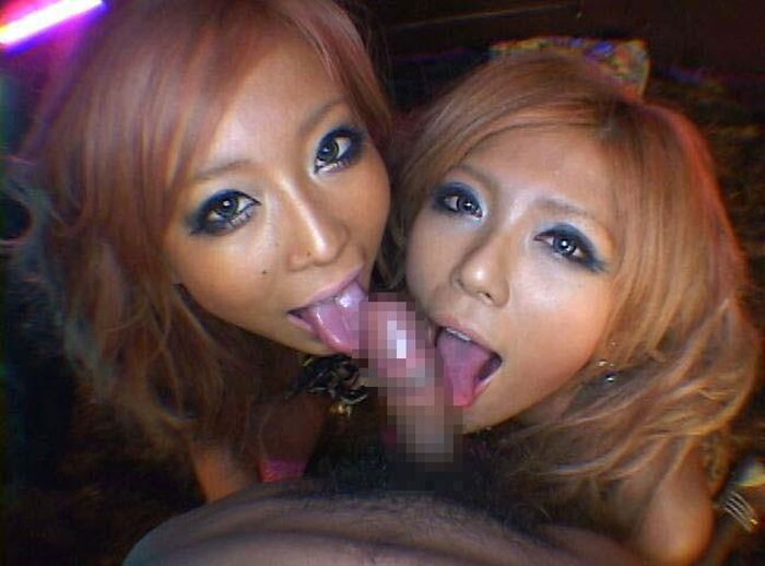 Double! Erotic image of two women licking dicks 3th image