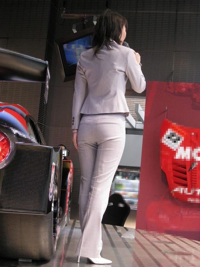 [Image] Dosukehe OL who is walking to show off her plump buttocks on purpose w 17th image