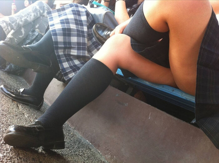 - An erotic image that seems to be visible and cannot be seen pants that stir up delusions! 4th image