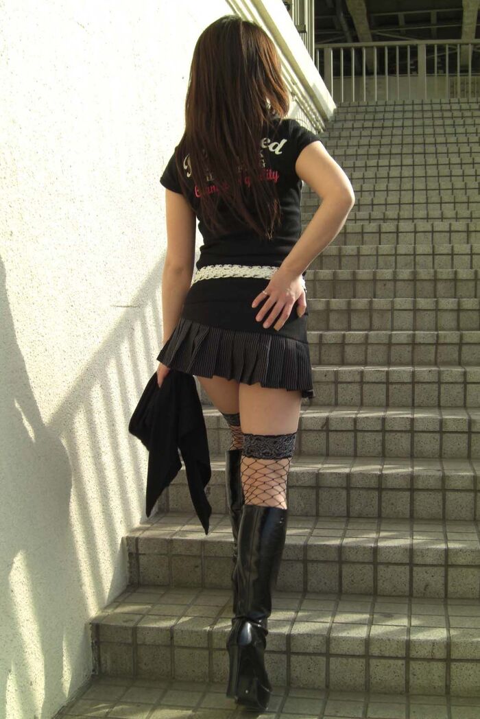- An erotic image that seems to be visible and cannot be seen pants that stir up delusions! 7th image