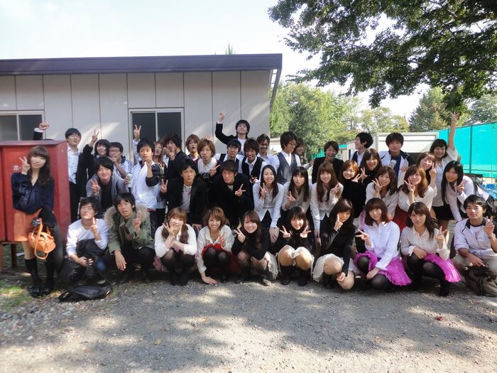 大変お世話になったクラスメイト、その理由が集合写真でのパンチラだったのは本人は知らない 19th image