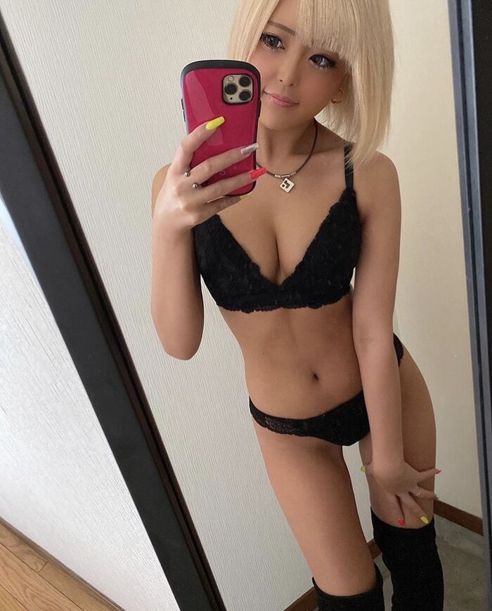 SNS girls with strong approval demands expose themselves even in their underwear 6th image