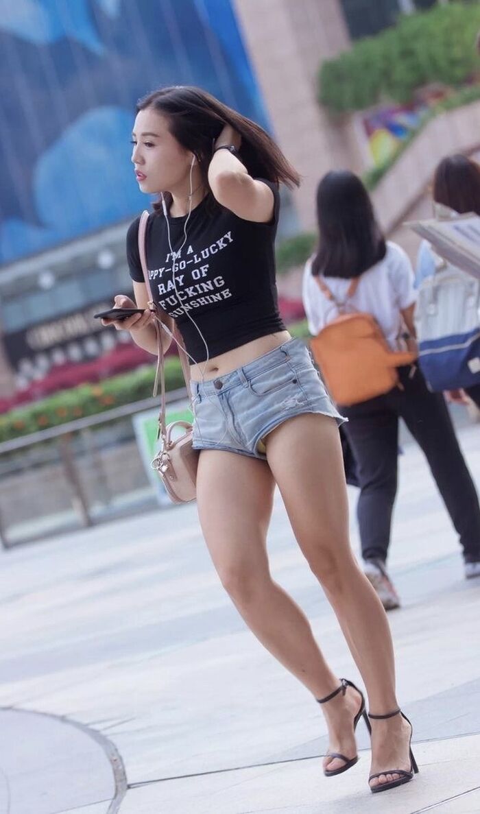 - Hot pants, panchira from the buttocks and gaps are connichiha 3th image