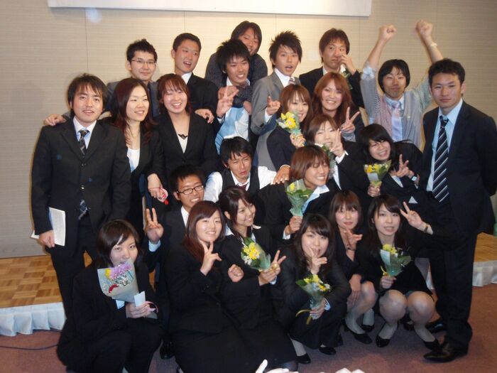 If you look at the group photo, you should be the only one who looks for a girl with panchira in the front row 16th image