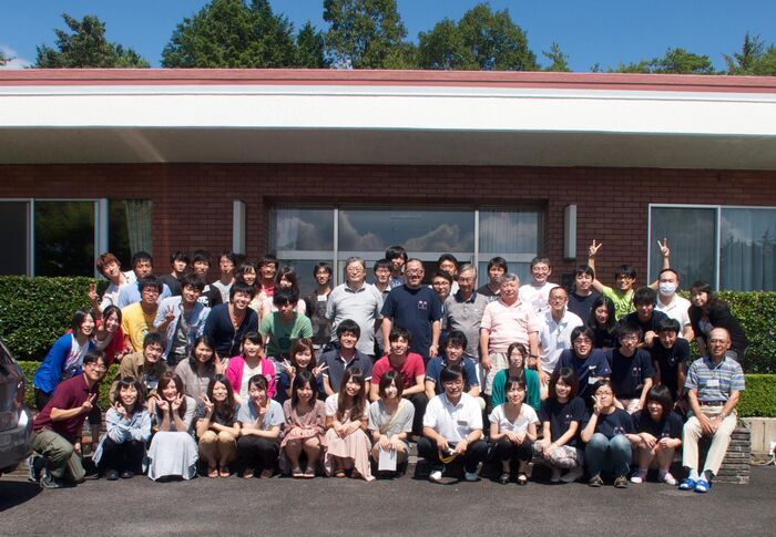 If you look at the group photo, you should be the only one who looks for a girl with panchira in the front row 19th image