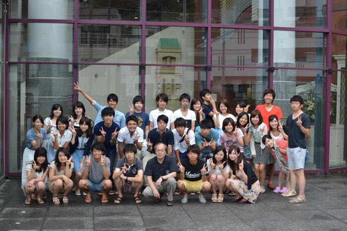 If you look at the group photo, you should be the only one who looks for a girl with panchira in the front row 20th image