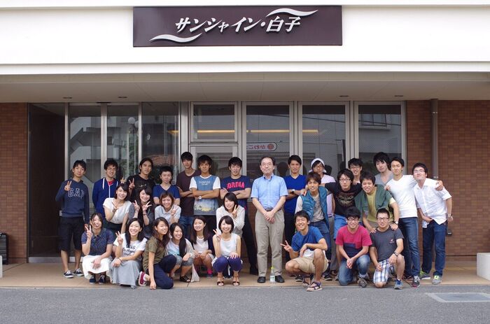 If you look at the group photo, you should be the only one who looks for a girl with panchira in the front row 8th image