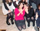 [Careless panchira] Ji ● Piku to a girl who is careless and panchira in a group photo ~ www [There is a zoom]