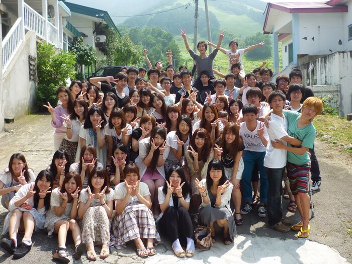 When I look at the group photo, I'm always looking for panchira lol. 10th image