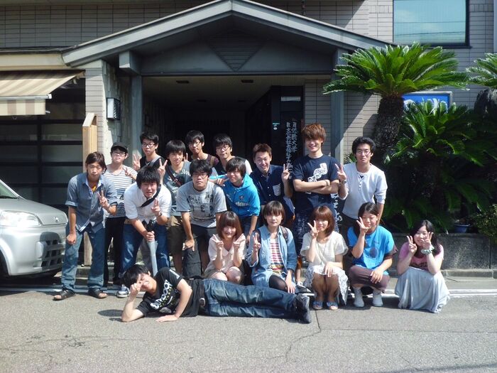 When I look at the group photo, I'm always looking for panchira lol. 5th image