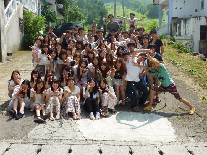 When I look at the group photo, I'm always looking for panchira lol. 9th image