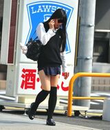 32 JK knee socks voyeur images I collected knee high school girl town shots that make my thighs more erotic