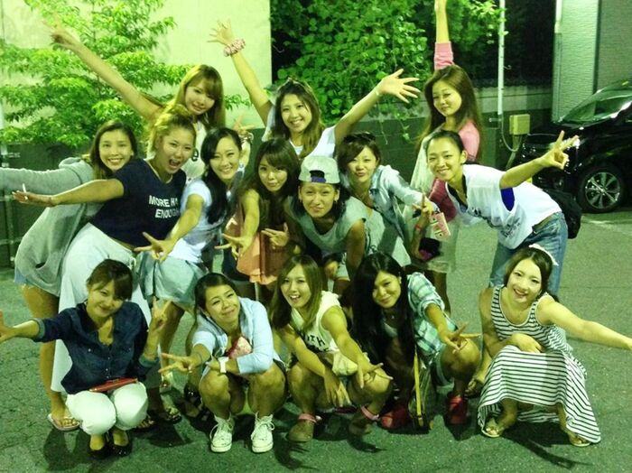 It's easy to think of a group photo as the arrival of a panchira chance 2th image