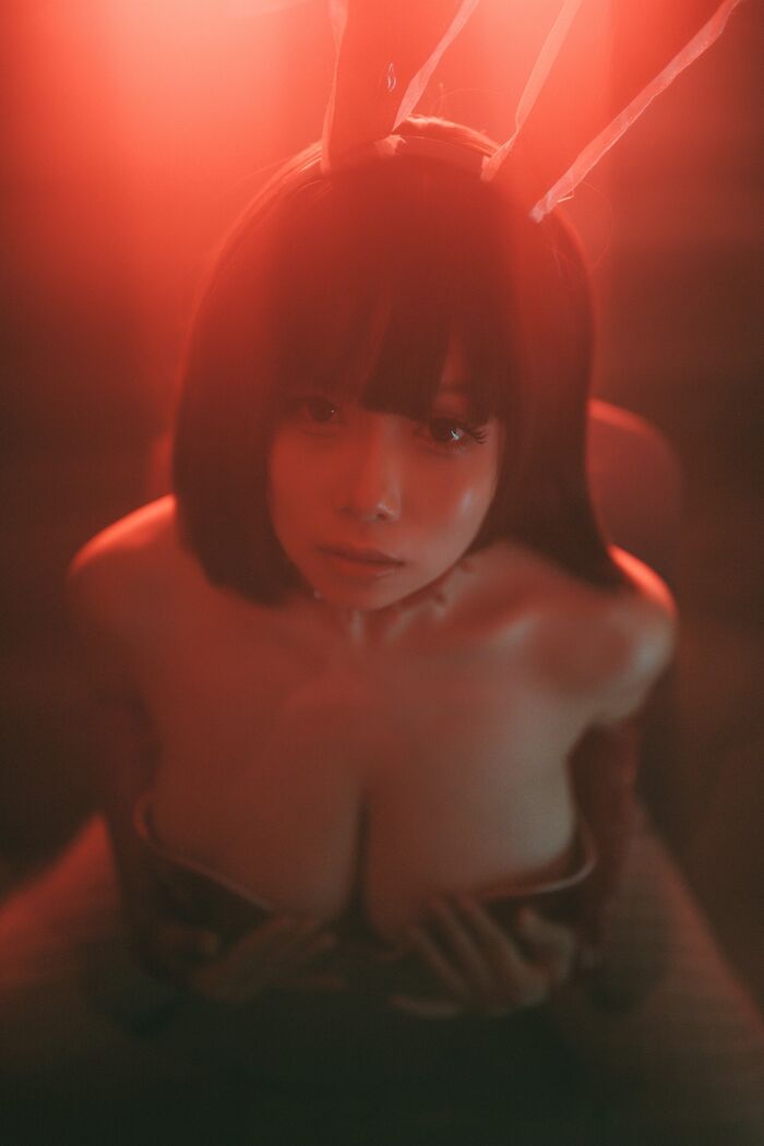 动漫博主末夜787红色兔女郎主题性感红色Low chest连体皮衣配白丝网袜撩人诱惑Photo 34P 24th image