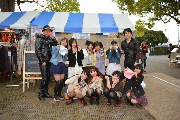 集合写真でパンチラしているクラスメイト見つけたらシ●ったのはワイだけぢゃあるまいww 9th image