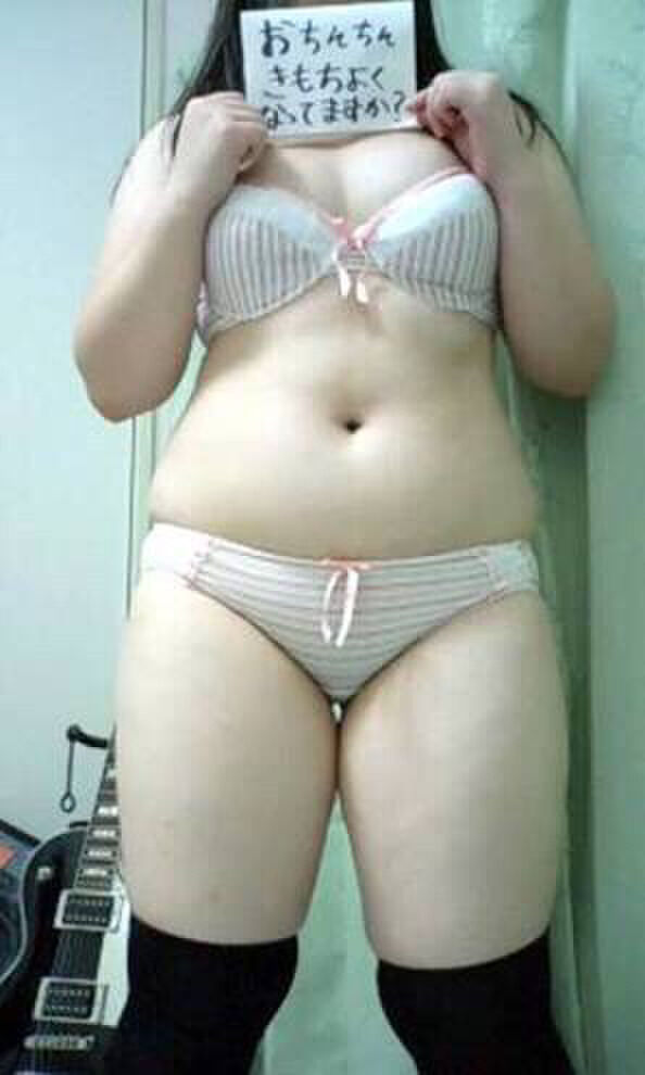 [With image] おboobs are also big and plump chubby she is ほすいwwww 3th image