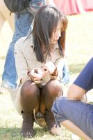 [Careless panchira] M shaped spread legs to a girl who is caught off guard and panchira Chi ● Piku ~ www