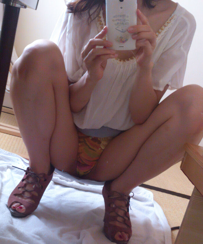 70 erotic images of bold panchira with M-shaped spread legs 55th image