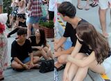 If there is a woman with a gabagaba chest, check if you can see Chi Mr./Ms. wwww